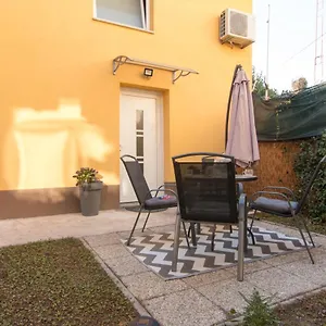  Appartamento Moet With Garden Croazia